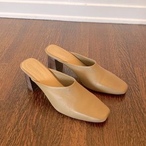 Mari Guidicelli leather mules NWOT